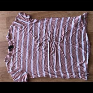 Short sleeve slit forever 21 pink and white tee
